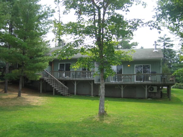 Pine Vista Resort Beachview accommodation exterior
