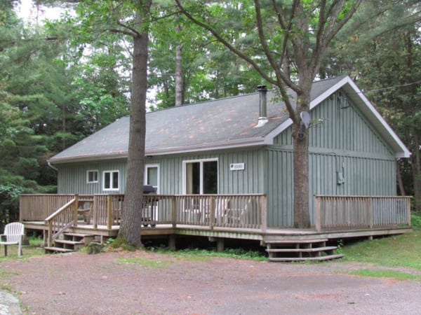 Pine Vista Resort Hideaway accommodation exterior