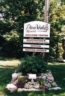 Old Pine Vista Resort entrance sign.